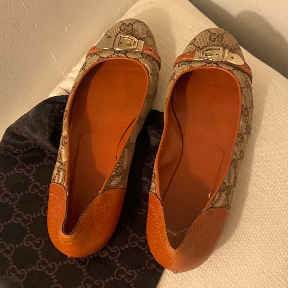 Gorgeous GUCCI Classic GG logo Flats• VINTAGE from the 90s . Size 11B - Picture 5 of 12